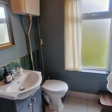 Spacious Family Haven On Edge Of Centre Сasa de vacaciones