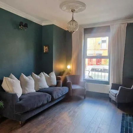 Spacious Family Haven On Edge Of Centre בית נופש *